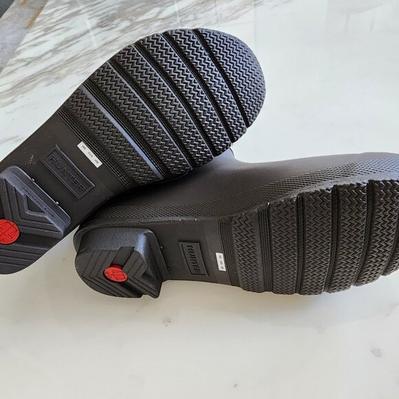 Hunter Women’s Original Chelsea Rain Boots – Classic & Weather-Ready ☔👢 - Picture 8 of 11